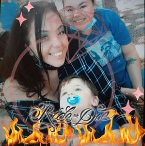 Meet your Posher, Monique